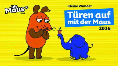 "Türen auf mit der Maus 2026" Schriftzug auf einem gelben Hintergrund, die orange-braune Maus erhält eine kleine Topfpflanze vom kleinen blauen Elefanten